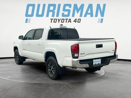 White 2022 Toyota Tacoma SR5