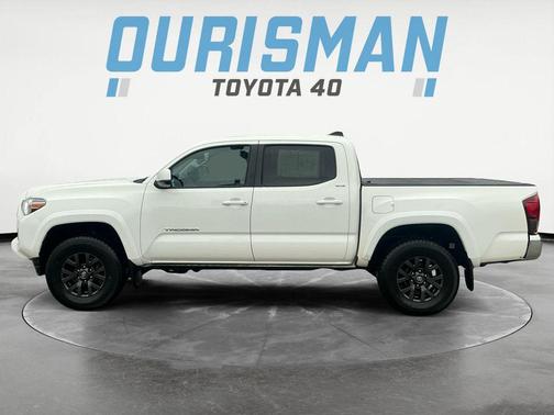 White 2022 Toyota Tacoma SR5