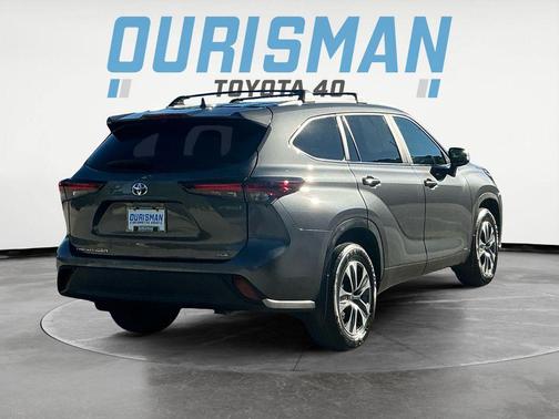 2024 Toyota Highlander Hybrid XLE