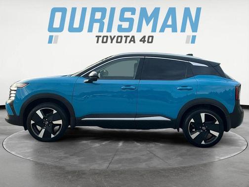 2025 Nissan Kicks SR