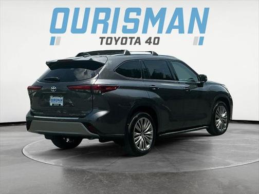 2022 Toyota Highlander Platinum