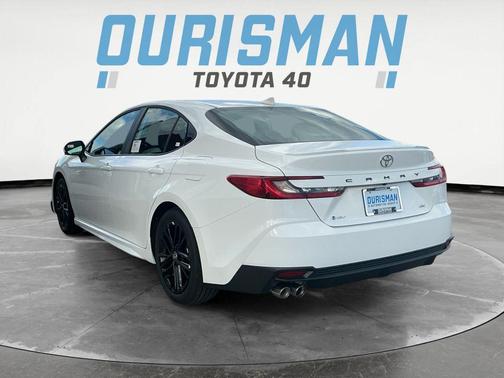 Ice 2026 Toyota Camry SE