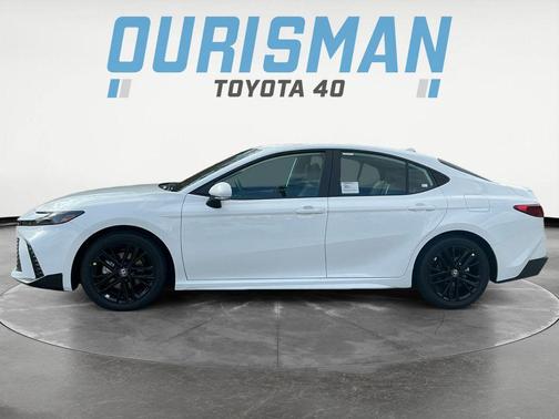 Ice 2026 Toyota Camry SE