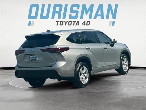 2022 Toyota Highlander LE