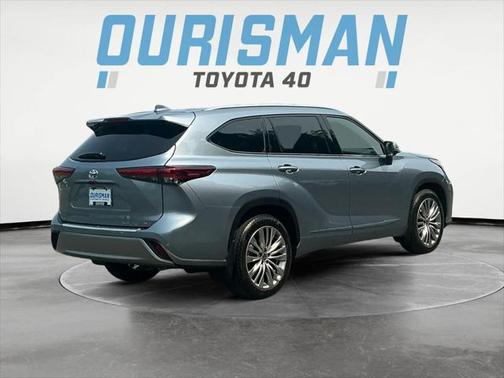 2022 Toyota Highlander Platinum