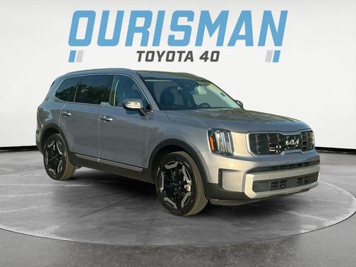 Everlasting Silver 2025 Kia Telluride S
