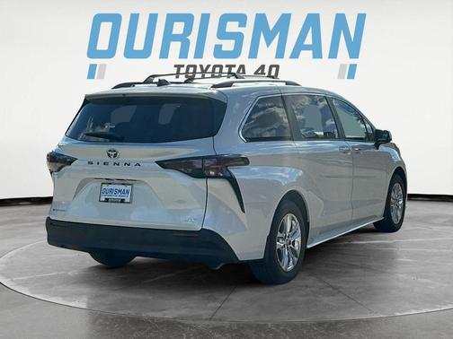2025 Toyota Sienna XLE