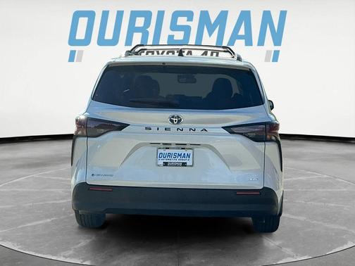 2025 Toyota Sienna XLE