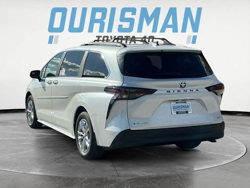 2025 Toyota Sienna XLE