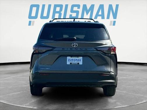2025 Toyota Sienna XLE 7 Passenger