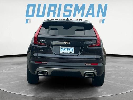 2022 Cadillac XT4 Premium Luxury