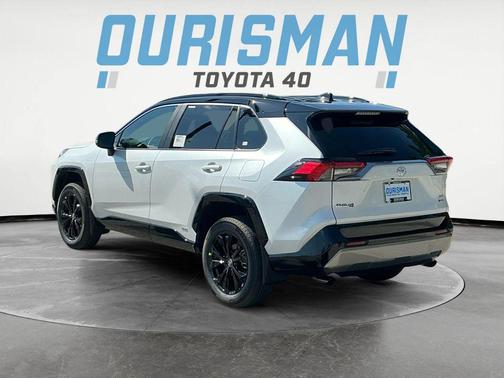 2025 Toyota RAV4 Hybrid SE