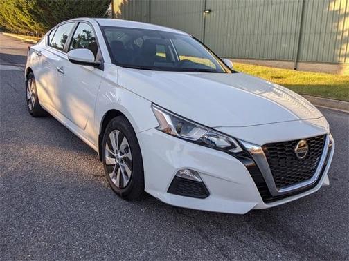 Photo 2 of 26 of 2019 Nissan Altima 2.5 S