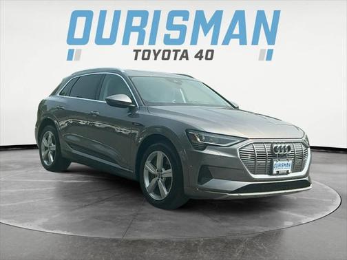 2019 Audi e-tron Premium Plus