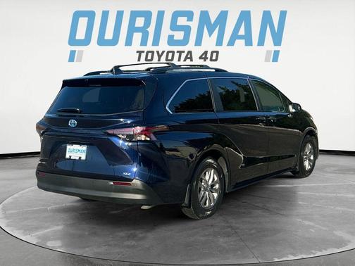 2025 Toyota Sienna XLE