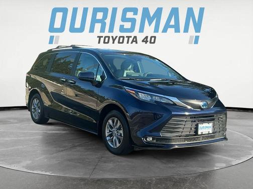 2025 Toyota Sienna XLE