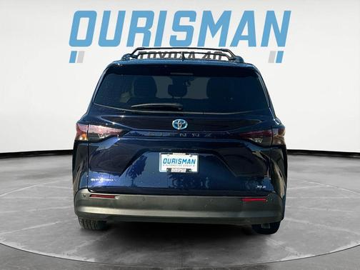 2025 Toyota Sienna XLE