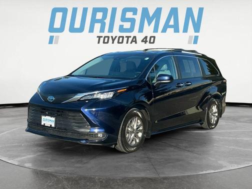 2025 Toyota Sienna XLE