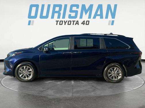 2025 Toyota Sienna XLE
