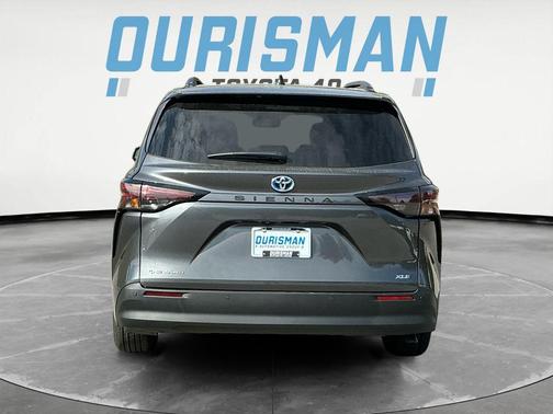 2025 Toyota Sienna XLE