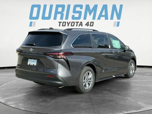 2025 Toyota Sienna XLE
