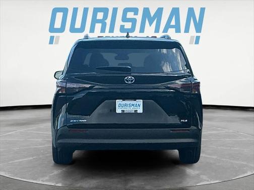 2025 Toyota Sienna XLE 7 Passenger