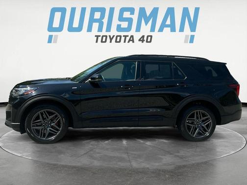 Agate Black Metallic 2025 Ford Explorer ST-Line