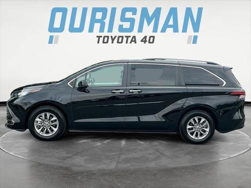 2022 Toyota Sienna XLE 7 Passenger