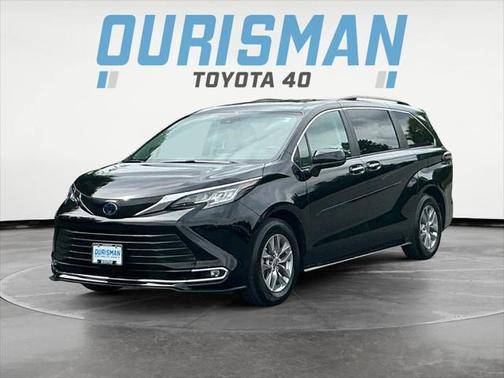 2022 Toyota Sienna XLE 7 Passenger