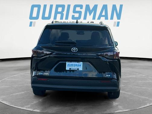 2025 Toyota Sienna XLE