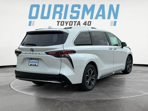 2025 Toyota Sienna Platinum