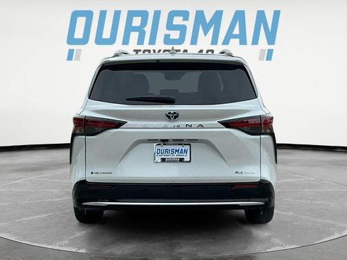 2025 Toyota Sienna Platinum