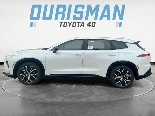 2025 Toyota Crown Signia XLE