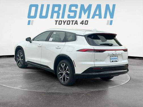 2025 Toyota Crown Signia XLE