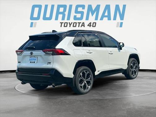 2025 Toyota RAV4 Hybrid SE