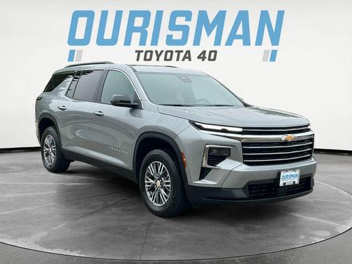 Sterling Gray Metallic 2026 Chevrolet Traverse LT