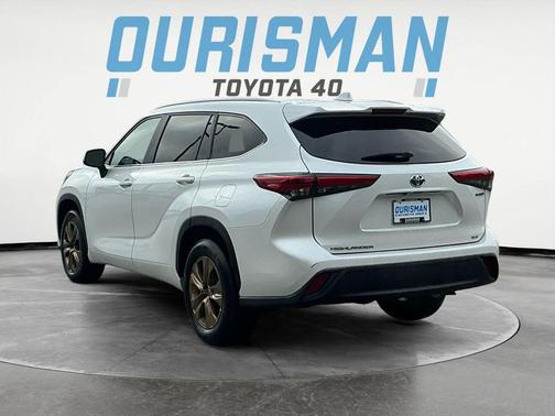 2023 Toyota Highlander Hybrid XLE