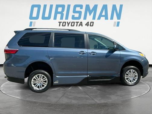 Shoreline Mist 2017 Toyota Sienna XLE Premium