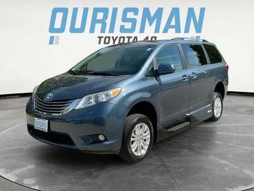 Shoreline Mist 2017 Toyota Sienna XLE Premium