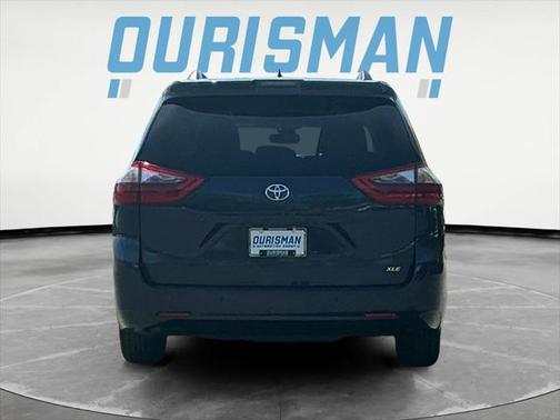 2020 Toyota Sienna XLE