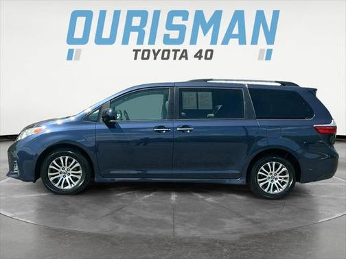 2020 Toyota Sienna XLE