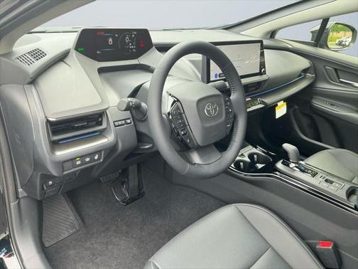 2025 Toyota Prius L