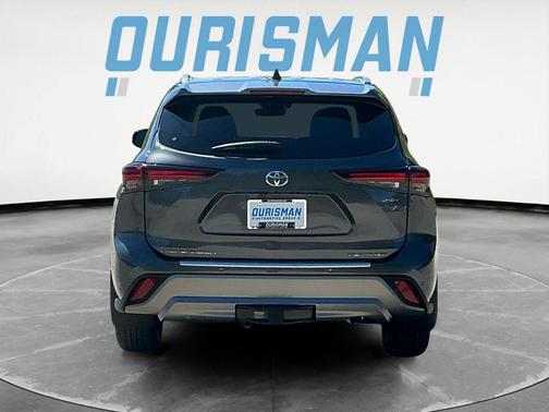 2025 Toyota Highlander Hybrid Platinum