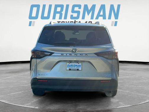 2025 Toyota Sienna XLE 7 Passenger