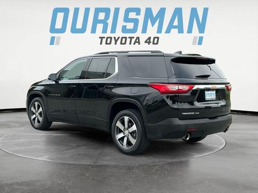 Mosaic Black Metallic 2021 Chevrolet Traverse LT Leather