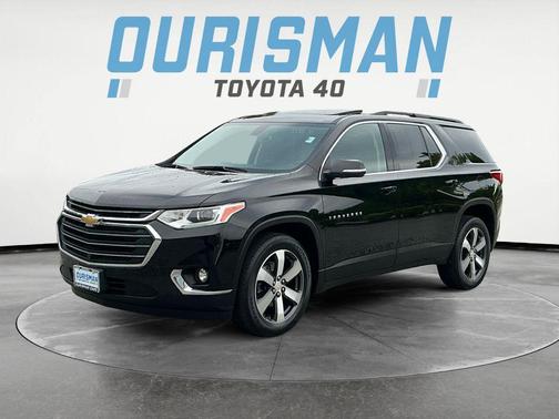 Mosaic Black Metallic 2021 Chevrolet Traverse LT Leather