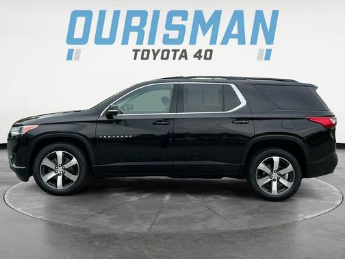 Mosaic Black Metallic 2021 Chevrolet Traverse LT Leather