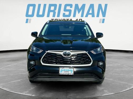 Midnight Black Metallic 2023 Toyota Highlander XLE