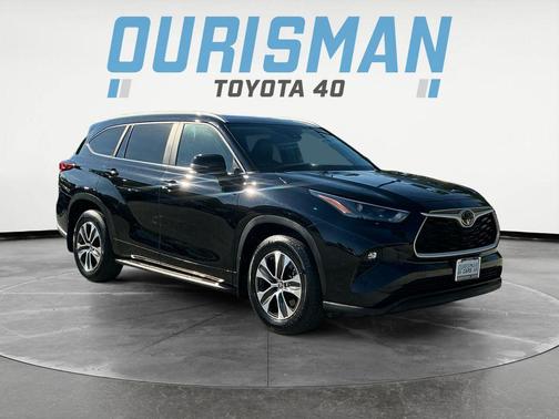Midnight Black Metallic 2023 Toyota Highlander XLE