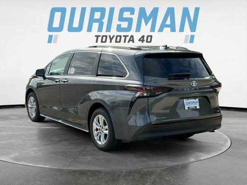 2025 Toyota Sienna XLE 7 Passenger